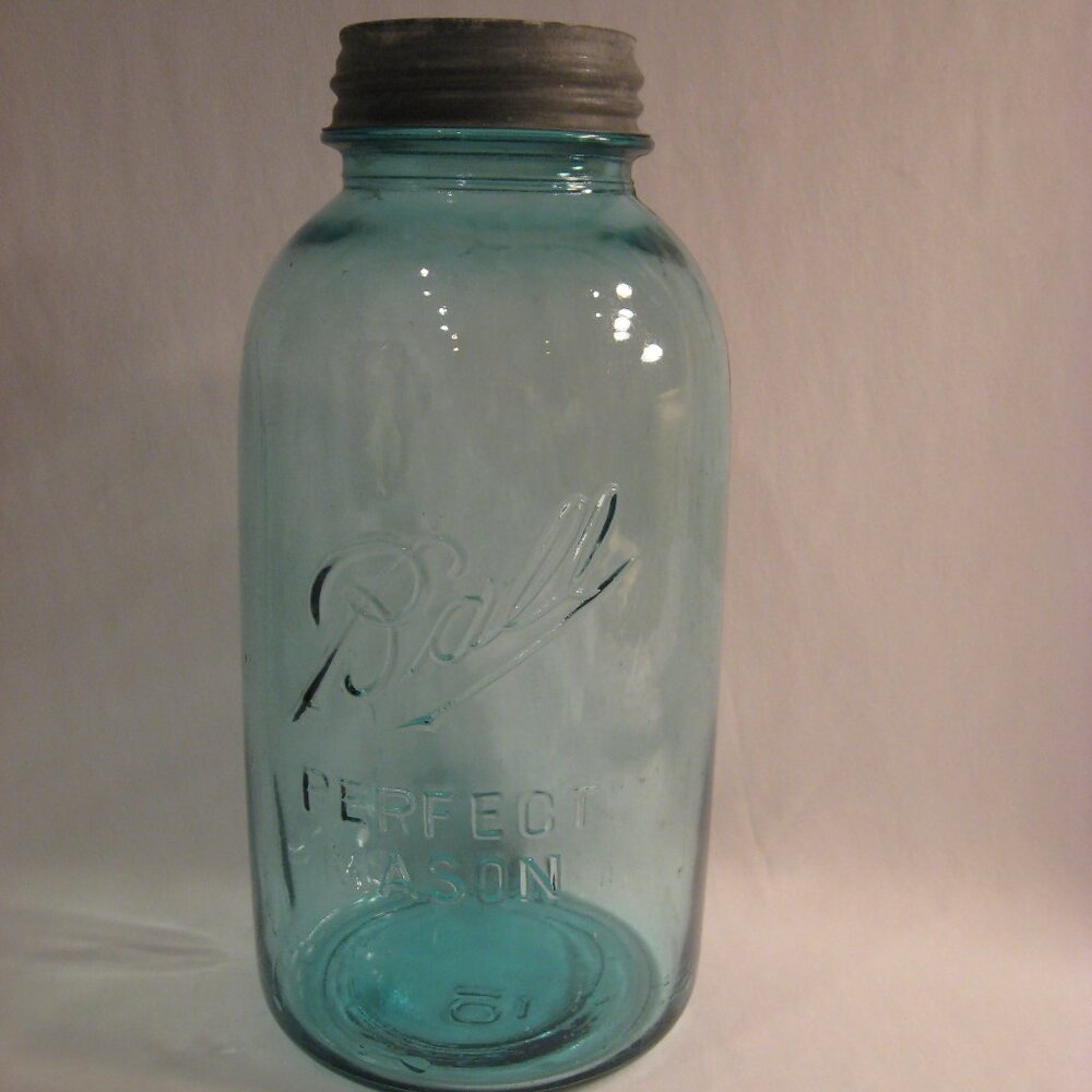 BLUE BALL PERFECT MASON 1/2 GALLON JAR WITH GLASS LINED ZINC LID - VINTAGE